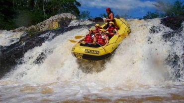 Rafting de 3 horas + tirolesa de 1 km de  extens&atilde;o + Transporte + Monitores Profissinais
